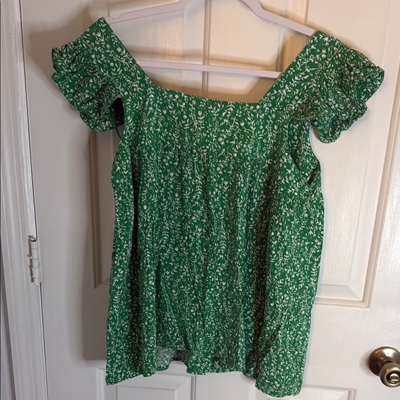 Mackenzie & James Green Floral Women's Button Down Sleeveless Flowy Top - Picture 6 of 8